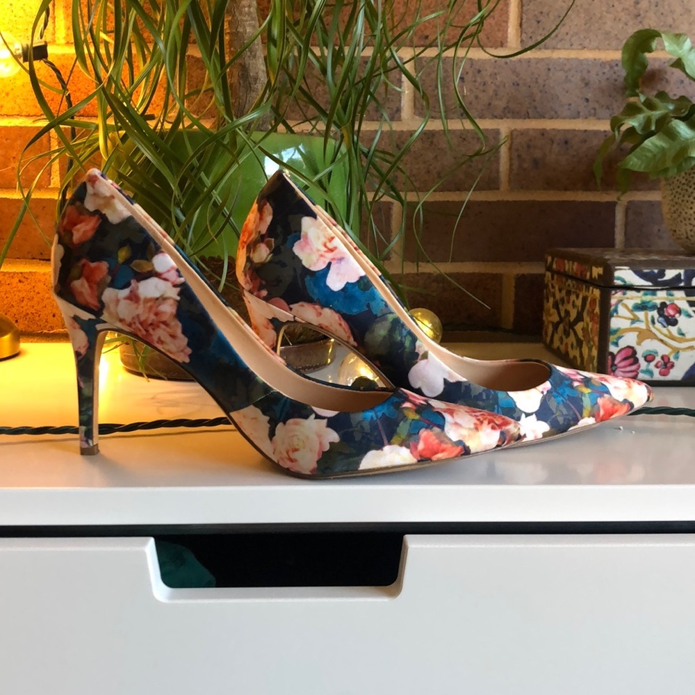 Jessica Simpson floral 3” heel